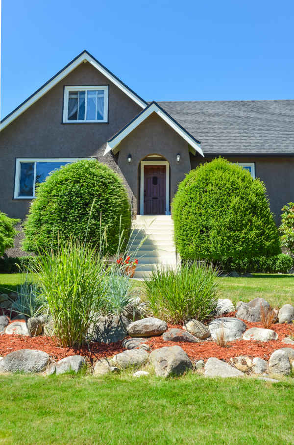 Landscaping Errors that will Ruin Your Home’s Curb Appeal