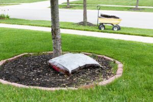 What’s the Best Way to Mulch Commercial Landscaping?